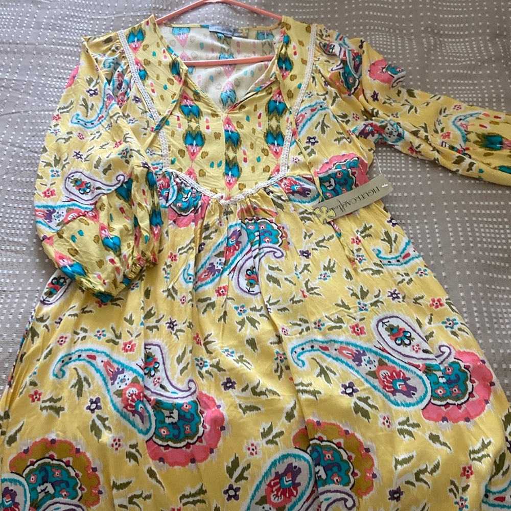Size small dress, Figueroa and flowers